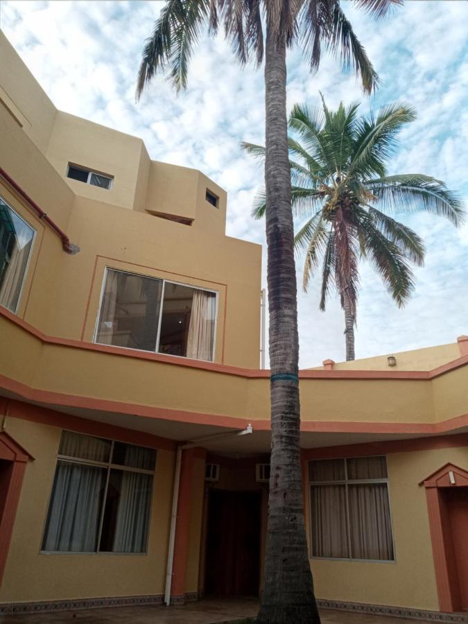 Hotel Palmeras Galapagos Puerto Ayora  Exterior photo