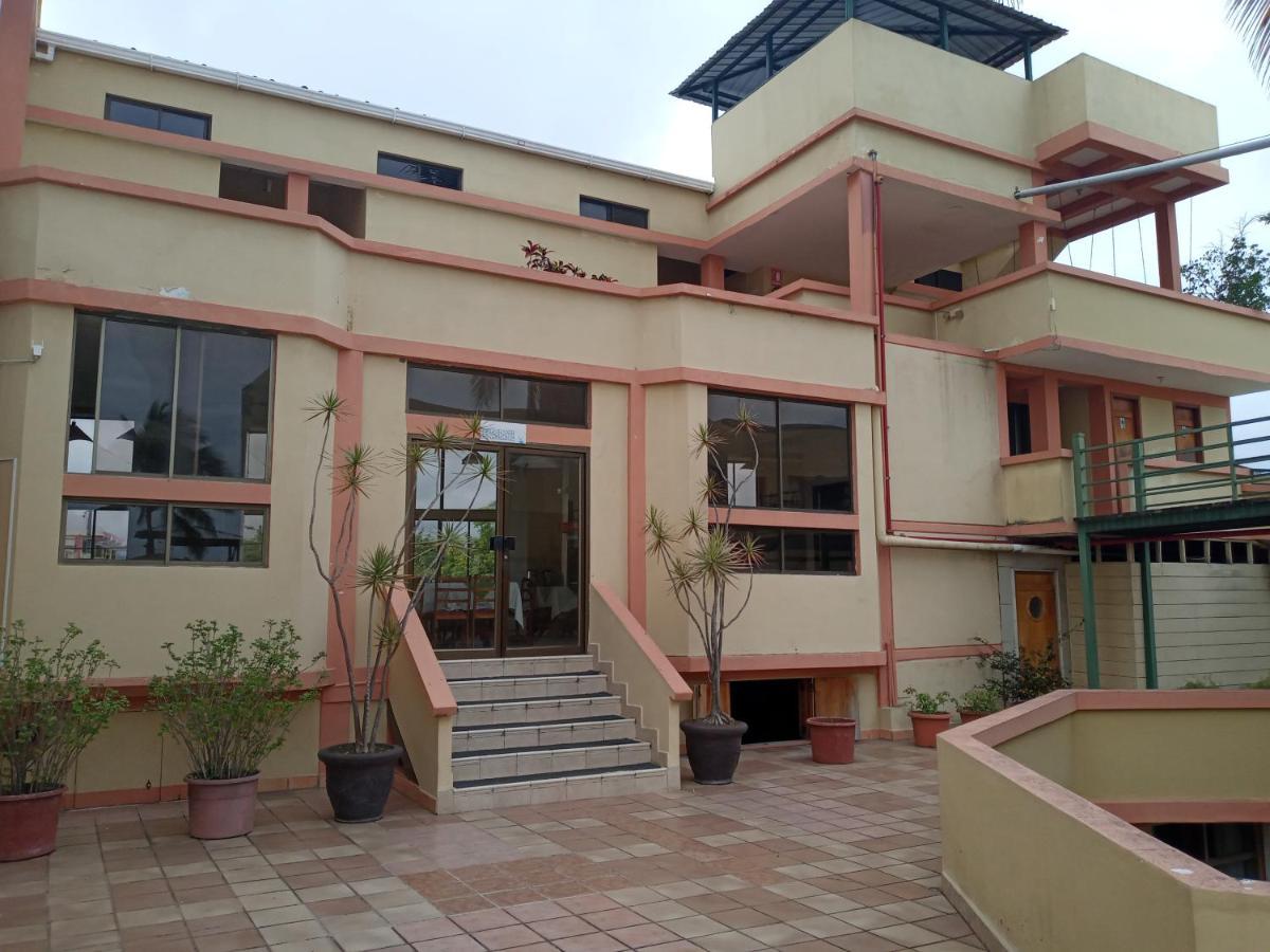 Hotel Palmeras Galapagos Puerto Ayora  Exterior photo
